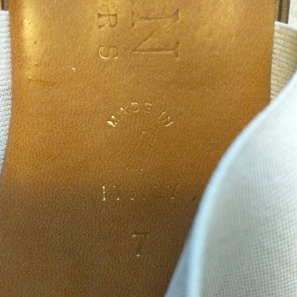 Italian Shoemakers Ivory and Brown Elastic Thong Sandals - Picture 3 of 5